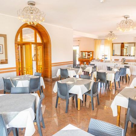 Hotel Bella Peschiera Peschiera del Garda Bagian luar foto