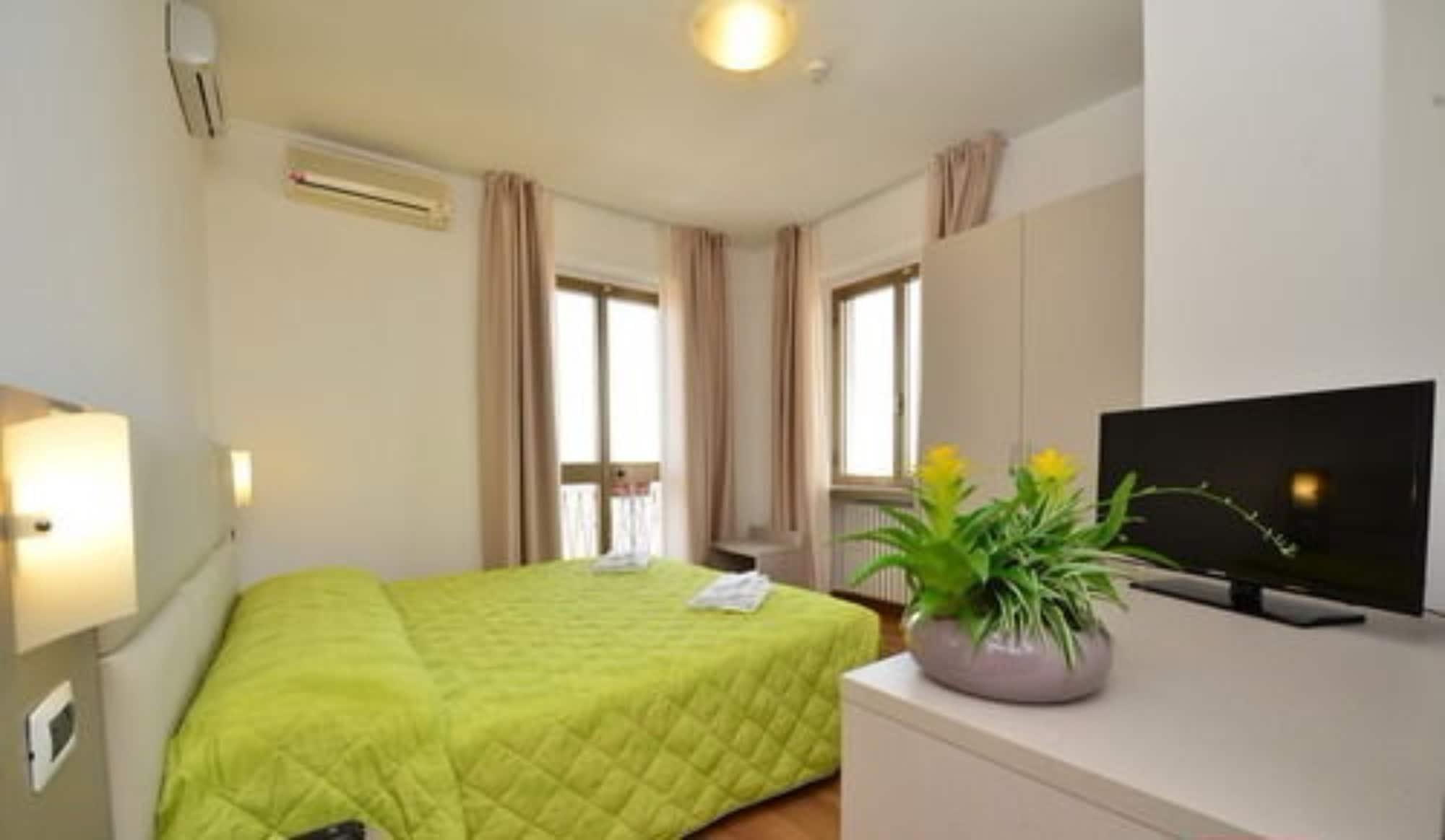 Hotel Bella Peschiera Peschiera del Garda Bagian luar foto
