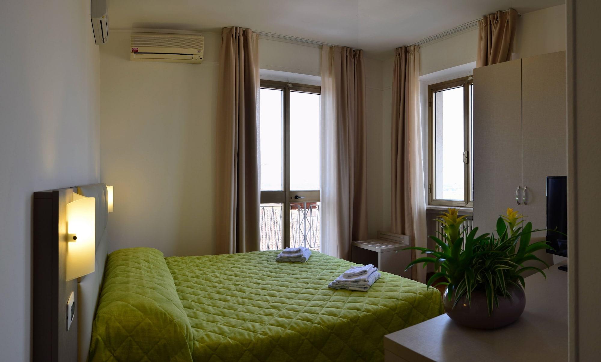 Hotel Bella Peschiera Peschiera del Garda Bagian luar foto