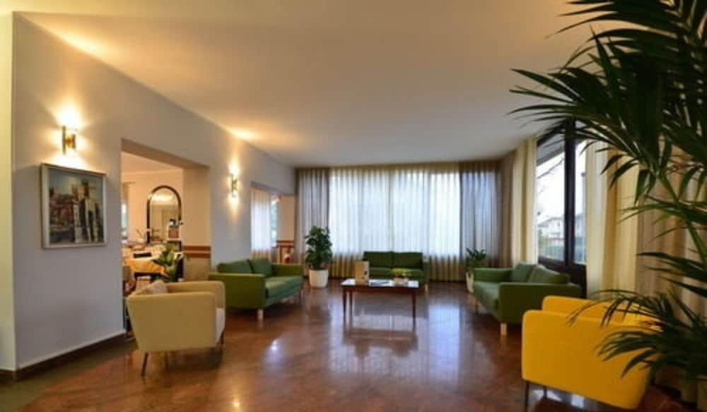 Hotel Bella Peschiera Peschiera del Garda Bagian luar foto