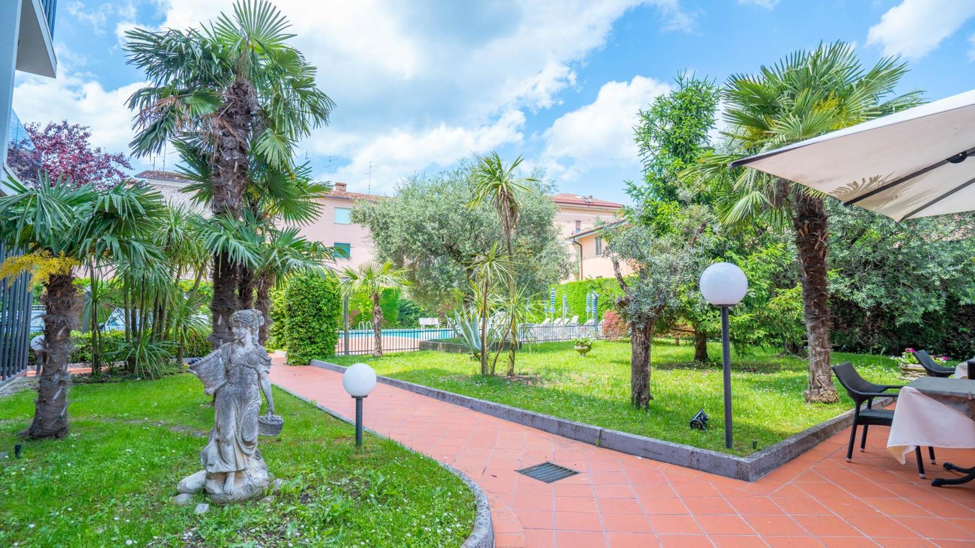Hotel Bella Peschiera Peschiera del Garda Bagian luar foto