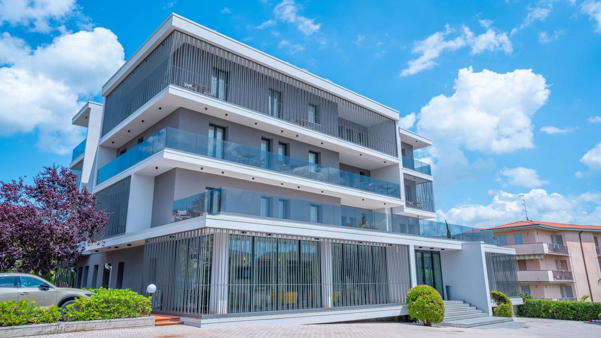 Hotel Bella Peschiera Peschiera del Garda Bagian luar foto