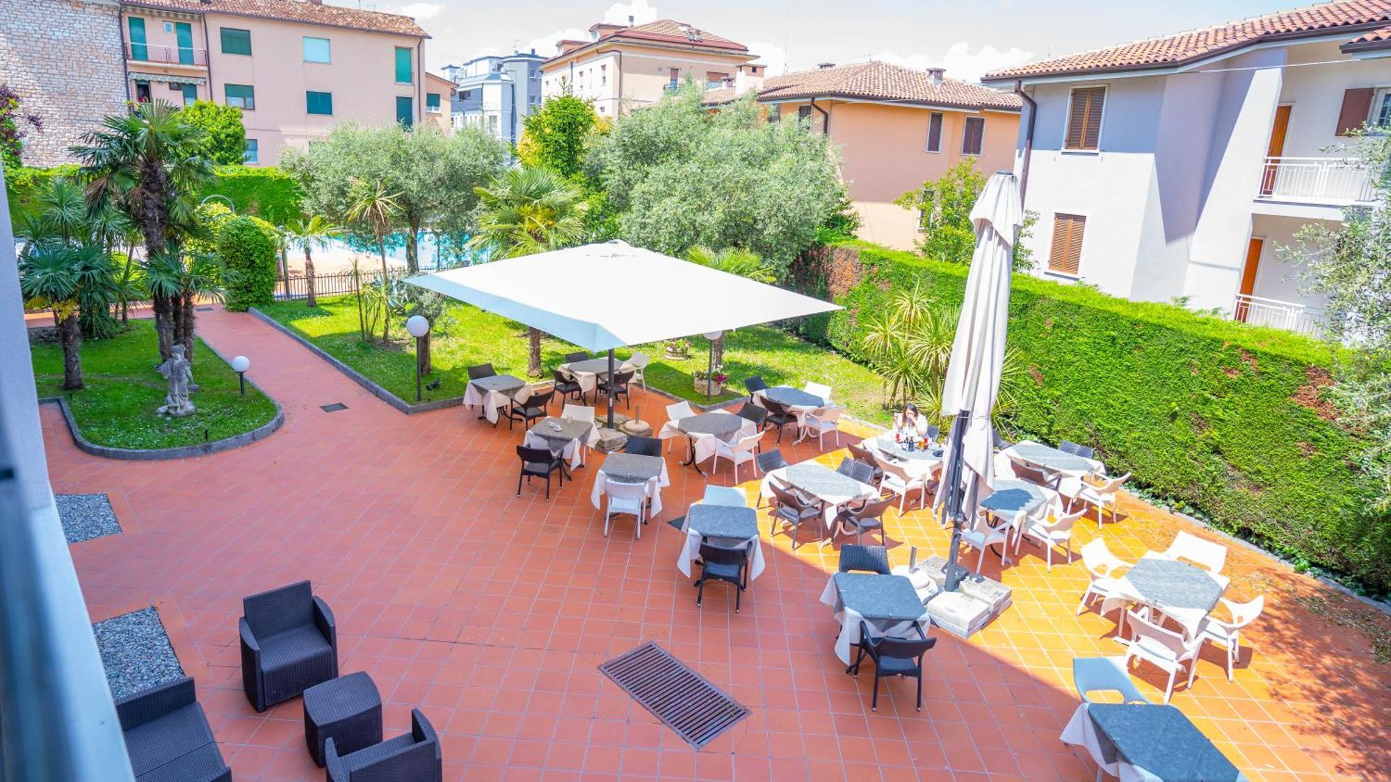 Hotel Bella Peschiera Peschiera del Garda Bagian luar foto