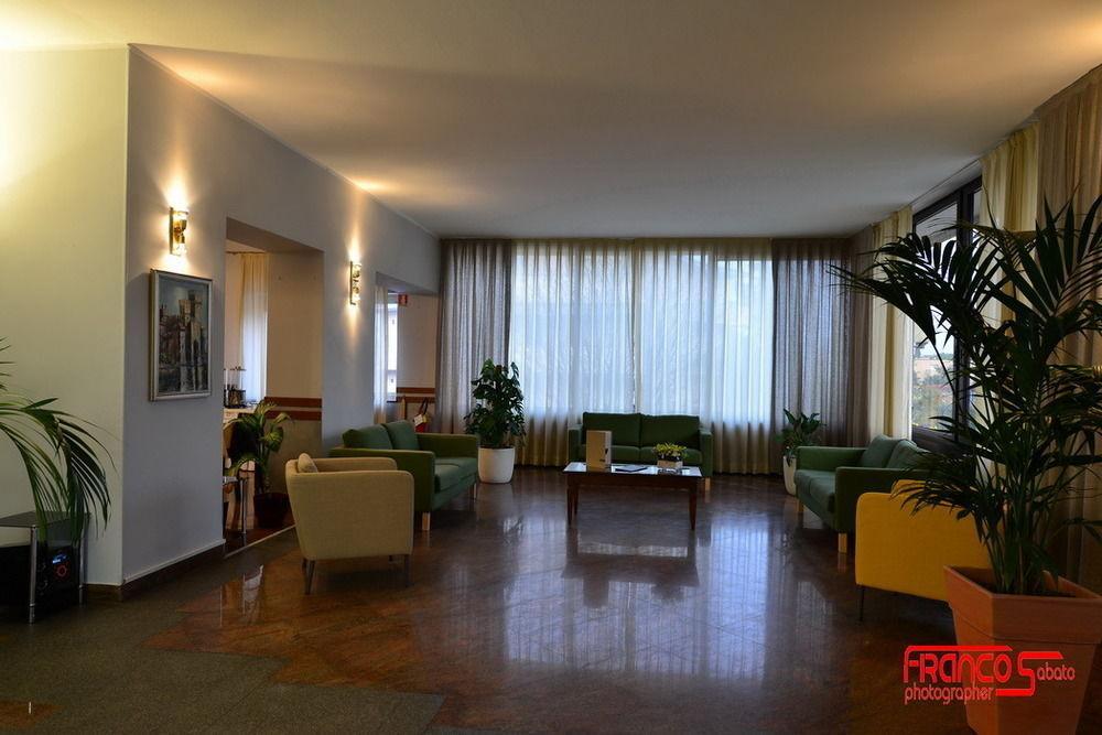 Hotel Bella Peschiera Peschiera del Garda Bagian luar foto