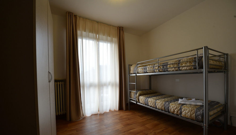 Hotel Bella Peschiera Peschiera del Garda Bagian luar foto