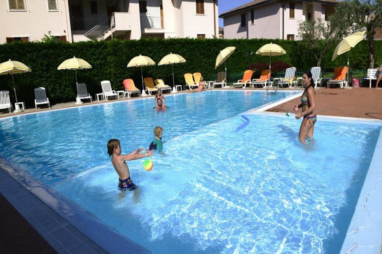 Hotel Bella Peschiera Peschiera del Garda Bagian luar foto